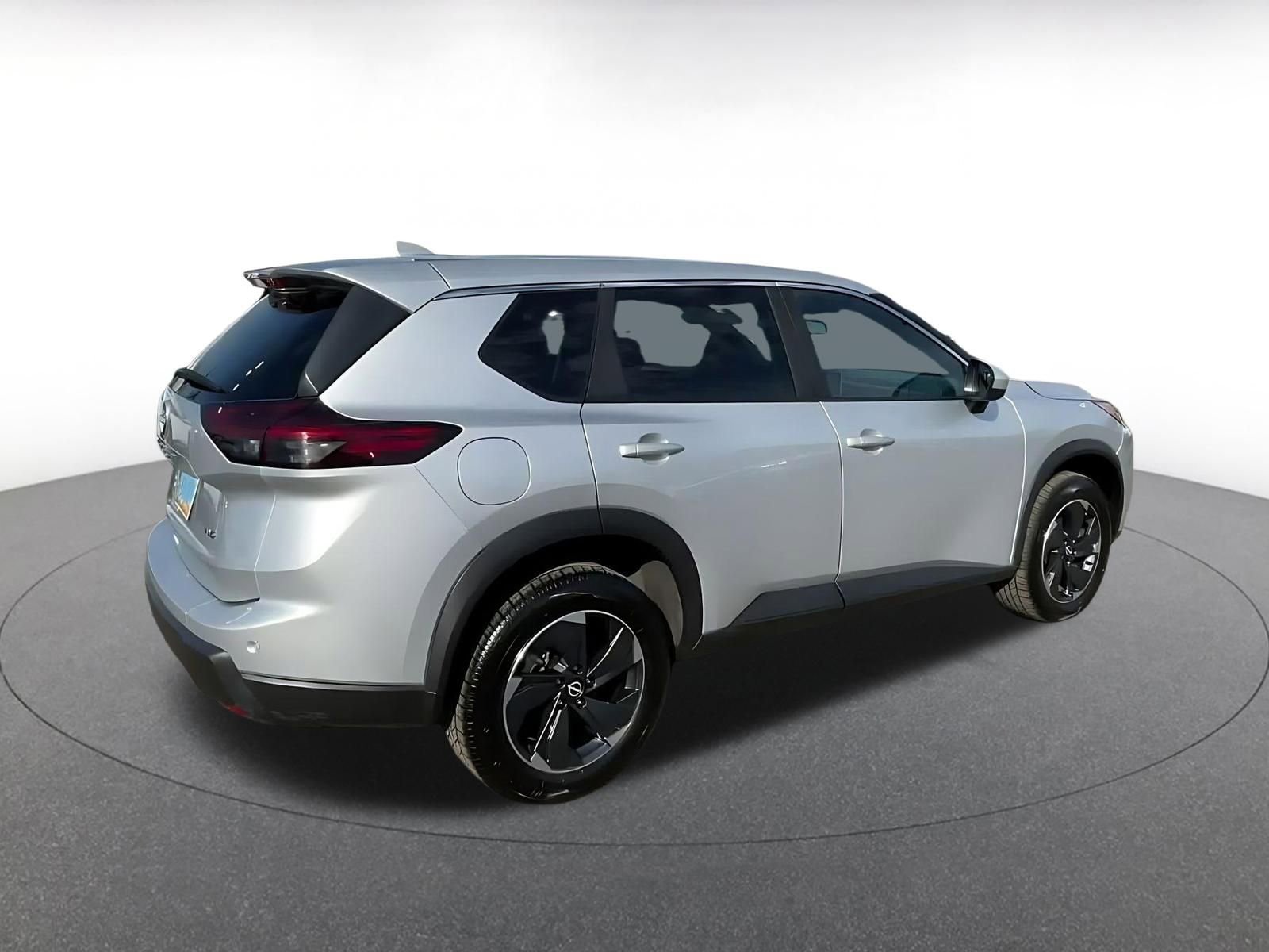 Used 2025 Nissan Rogue SV image 15