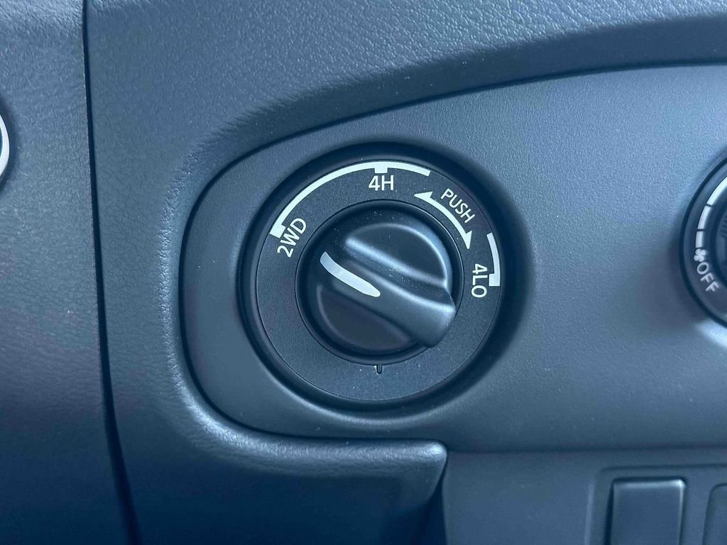 Used 2024 Nissan Frontier S image 30