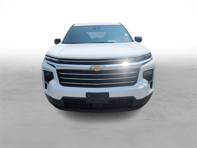 Used 2025 Chevrolet Traverse LT w/ Driver Confidence Package FWD image 2