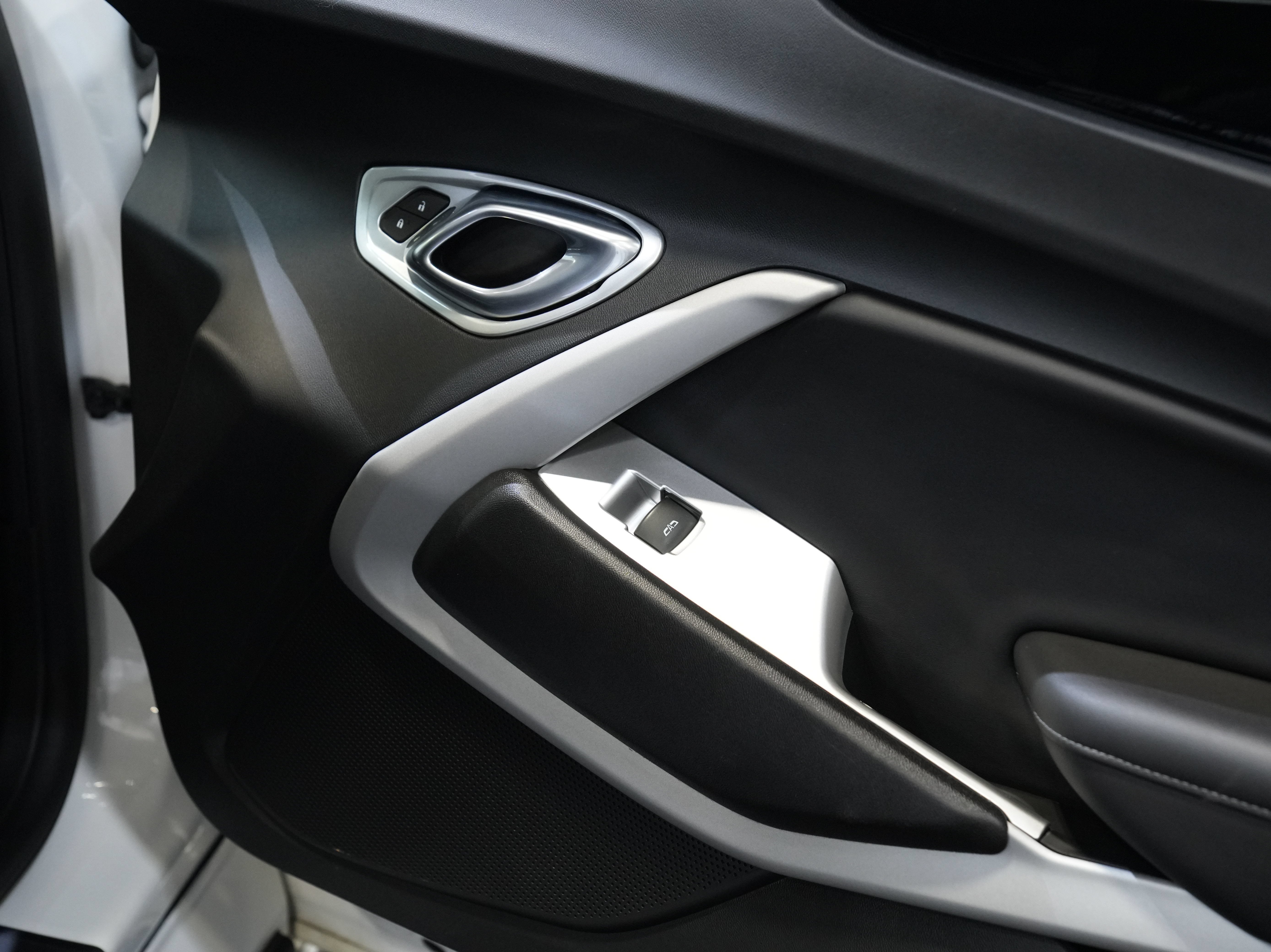 Used 2019 Chevrolet Camaro LS RWD image 23