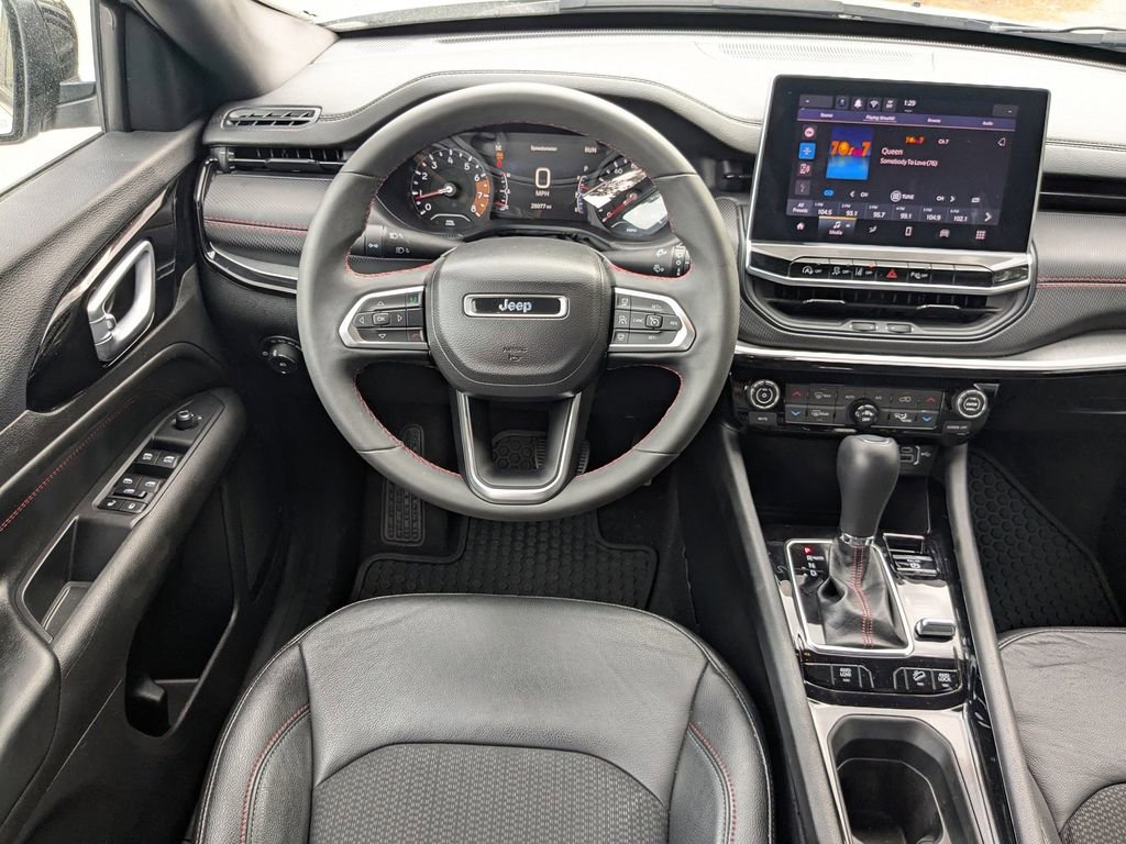 Used 2024 Jeep Compass Trailhawk image 16