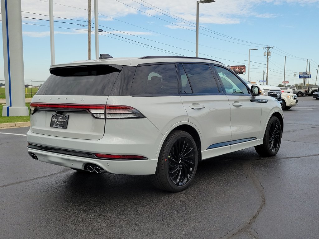 New 2027 Lincoln Aviator Reserve AWD/4WD image 4