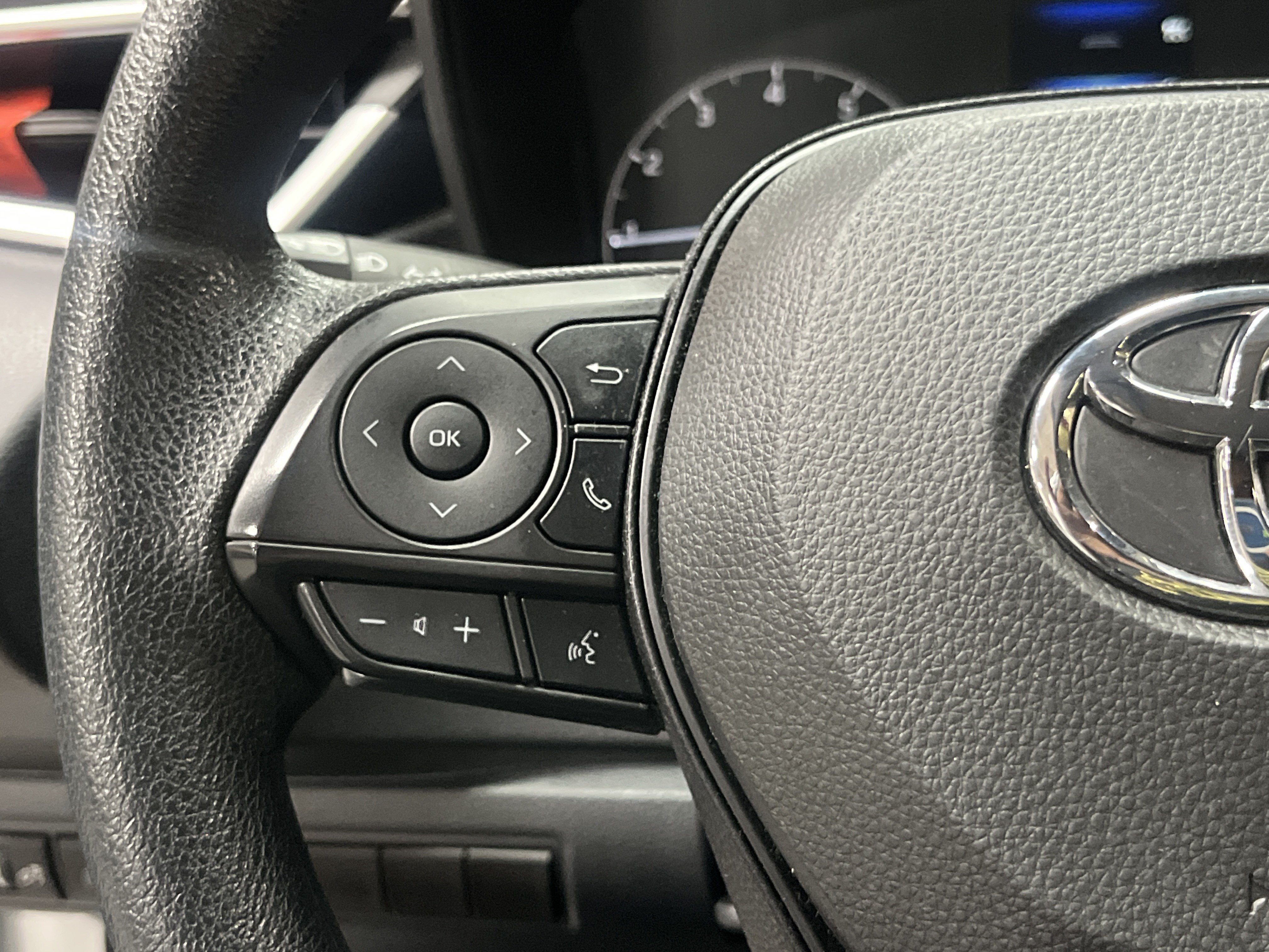 Used 2023 Toyota Corolla LE FWD image 19
