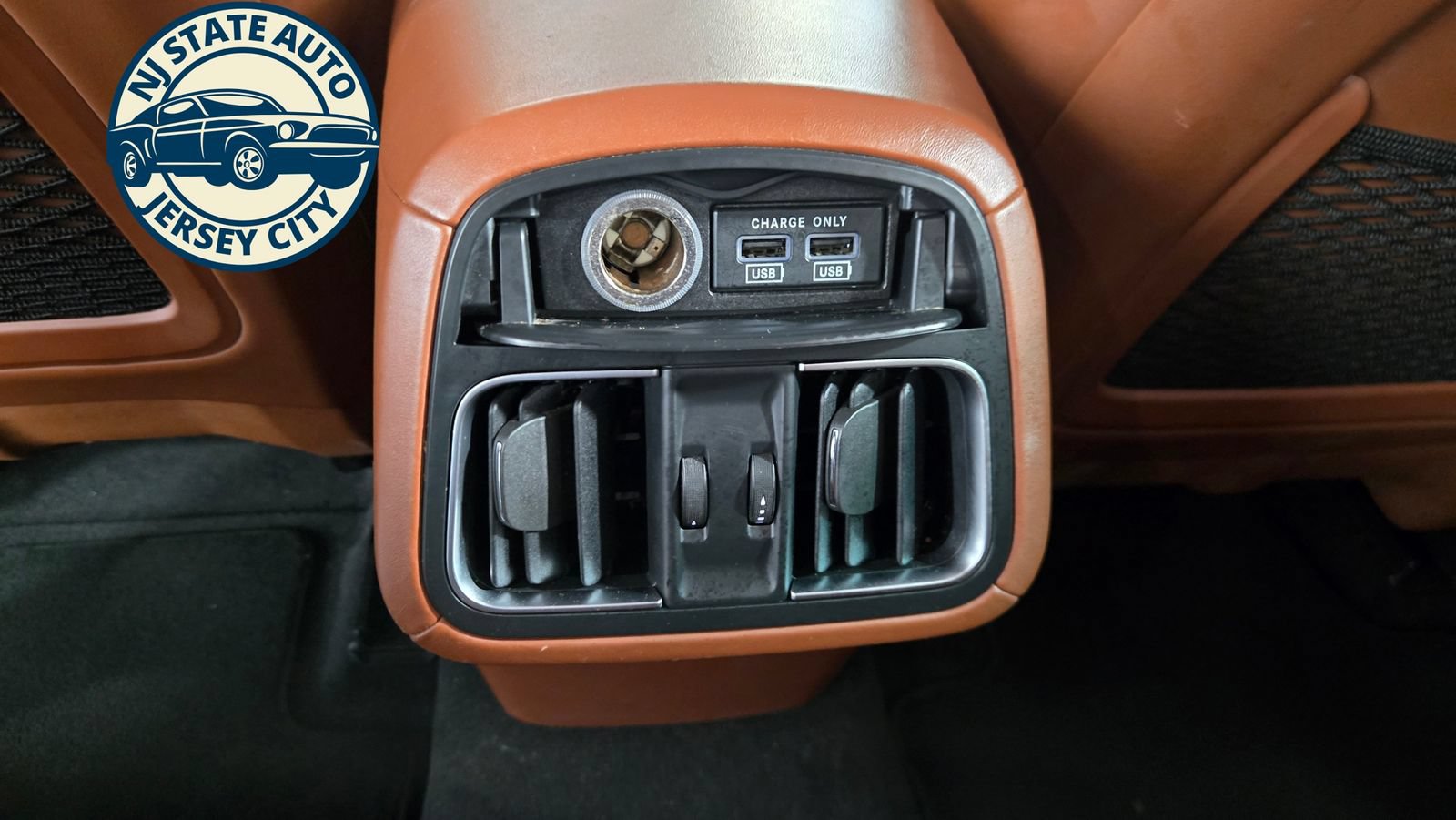 Used 2019 Maserati Levante GranLusso AWD/4WD image 33
