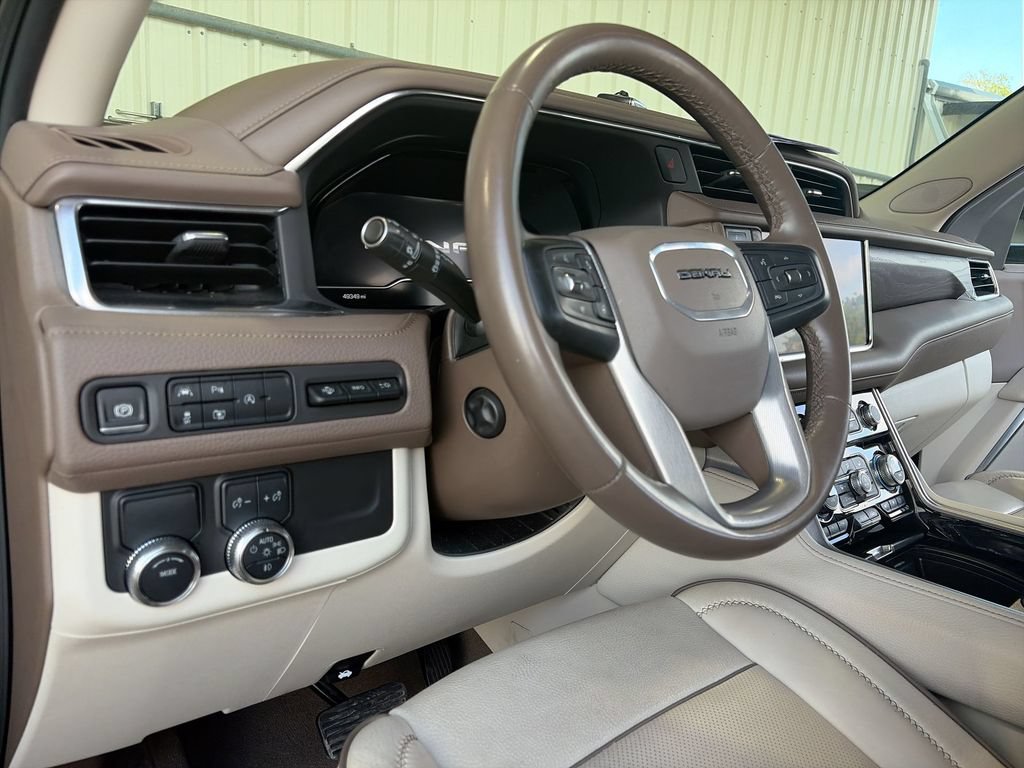 Used 2024 GMC Yukon XL Denali RWD image 16