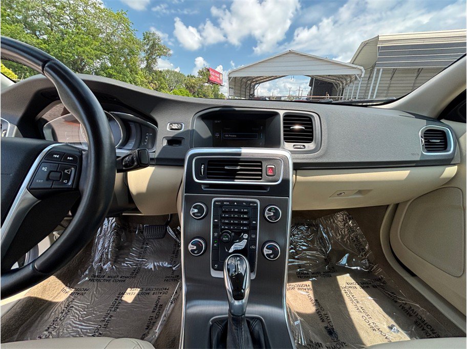Used 2014 Volvo S60 T5 FWD image 11