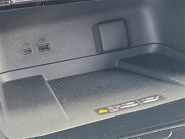 Used 2024 Chevrolet Traverse Z71 w/ LPO, Roadside Safety Package image 13