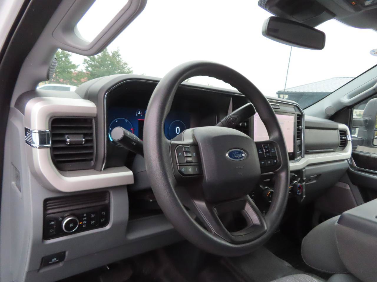 Used 2025 Ford F250 XLT w/ Black Appearance Package AWD/4WD image 19