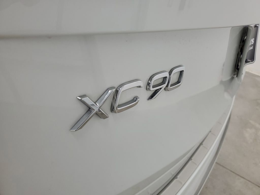 New 2025 Volvo XC90 B6 Plus w/ Protection Package Premier image 9