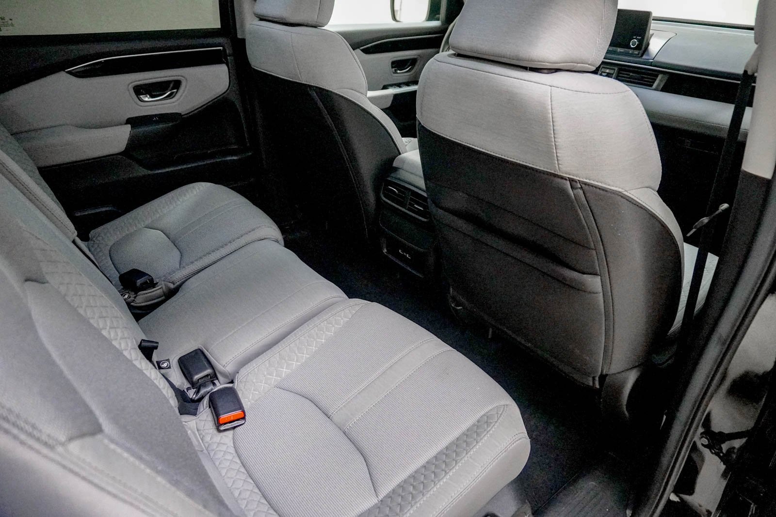 Used 2023 Honda Pilot LX image 33