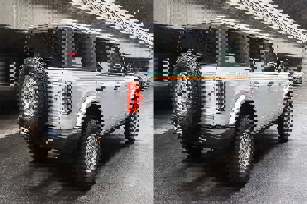 New 2025 Ford Bronco Badlands image 4