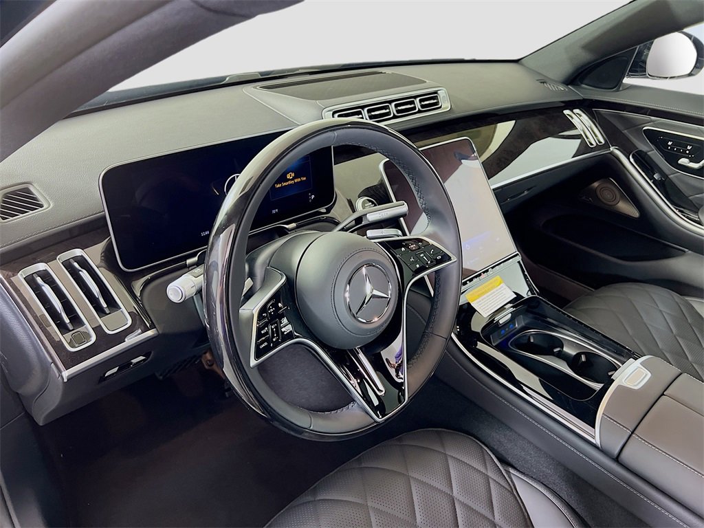 New 2025 Mercedes-Benz S 580e 4MATIC Sedan image 9