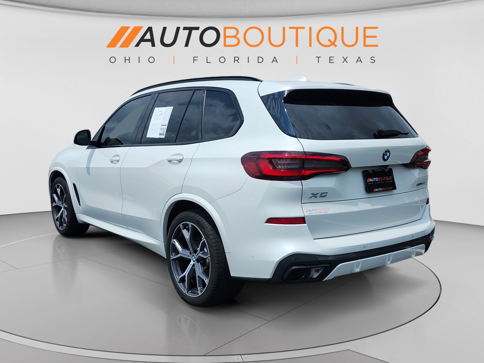 Used 2021 BMW X5 sDrive40i w/ M Sport Package RWD image 3