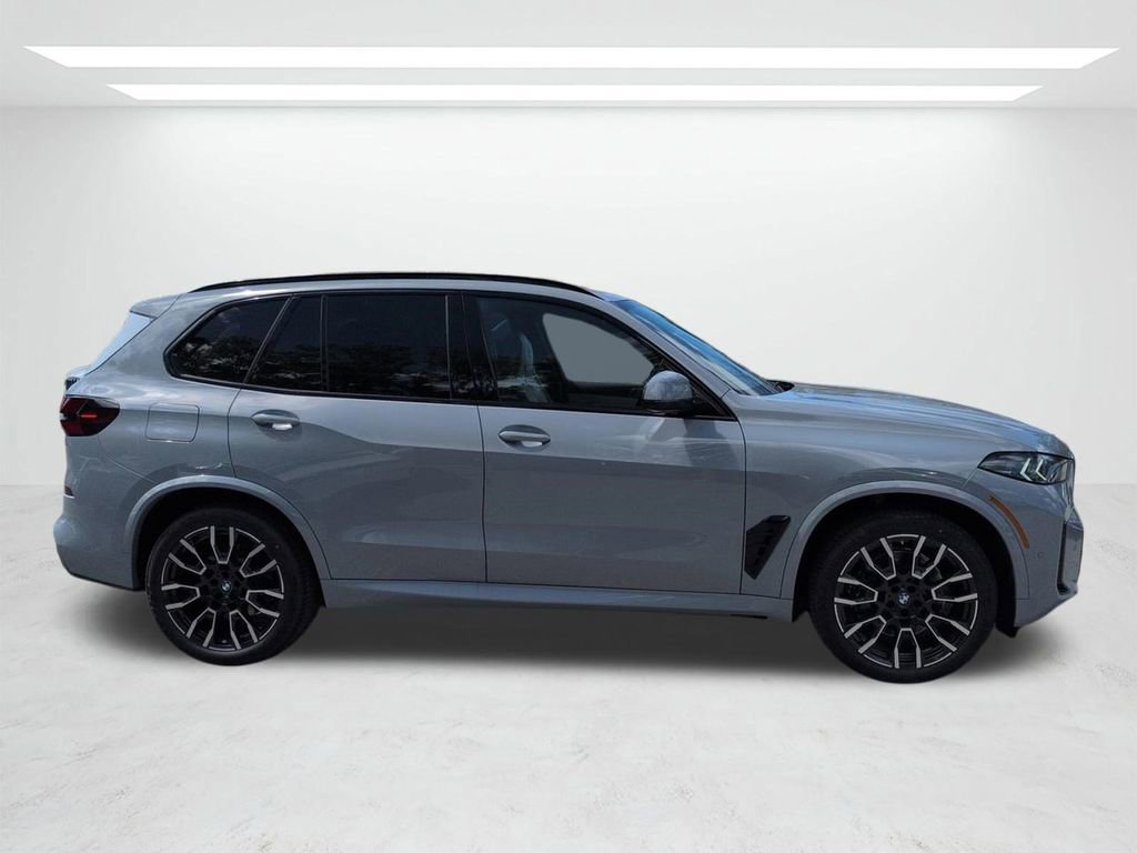 New 2026 BMW X5 xDrive40i w/ M Sport Package image 3