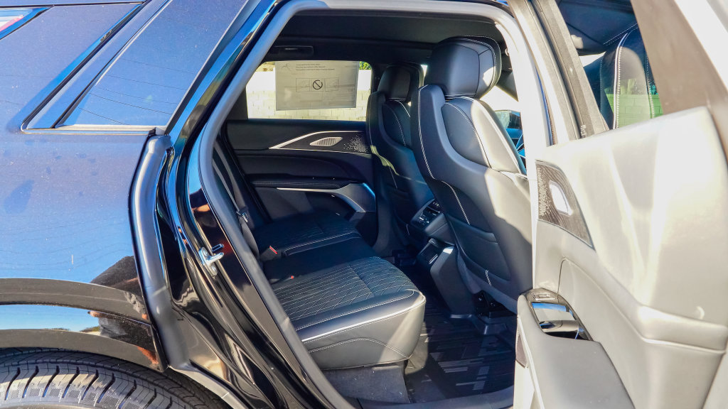 New 2027 Cadillac Lyriq Signature Sport w/ Nappa Leather Package AWD/4WD image 9