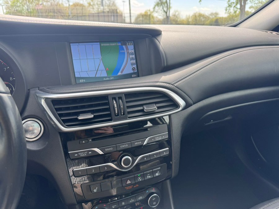 Used 2018 INFINITI QX30 Premium w/ Navigation Package image 15