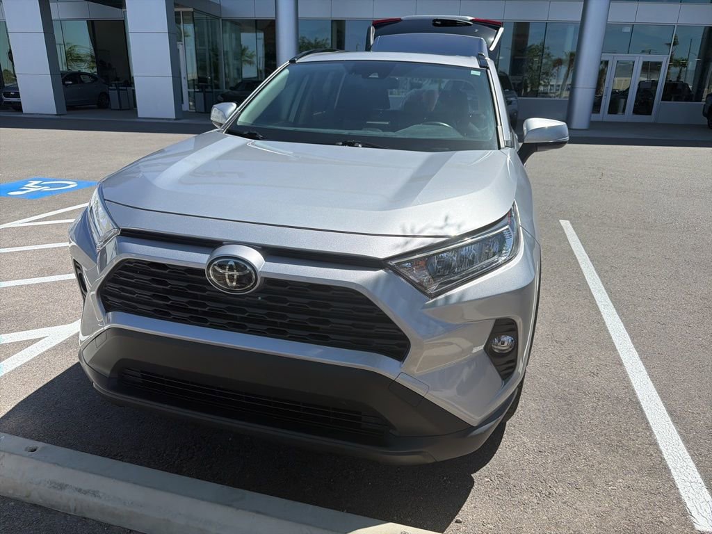 Used 2019 Toyota RAV4 XLE w/ Convenience Package AWD/4WD image 7