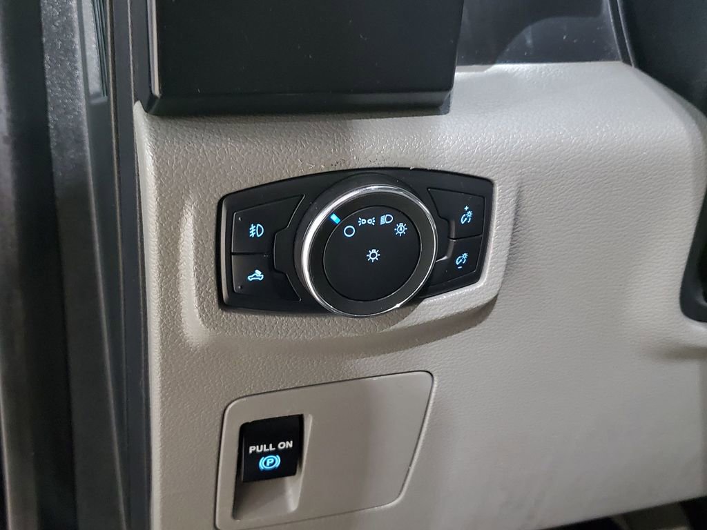 Used 2016 Ford F150 XL w/ Equipment Group 101A Mid AWD/4WD image 40