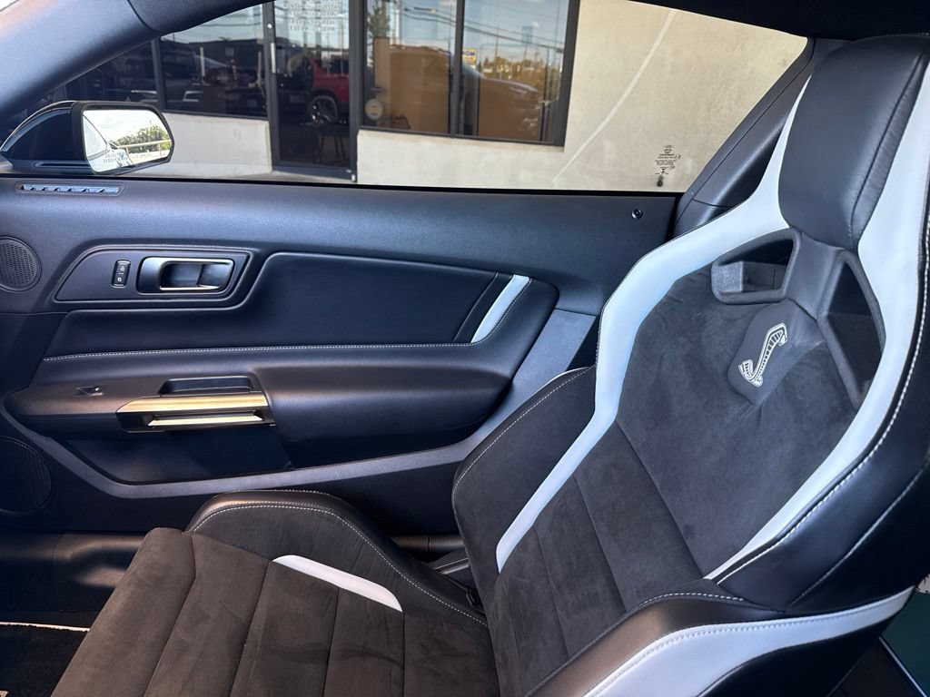Used 2022 Ford Mustang Shelby GT500 w/ Technology Package RWD image 21