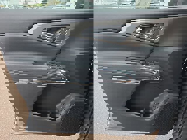 New 2026 Chevrolet Traverse LT image 18