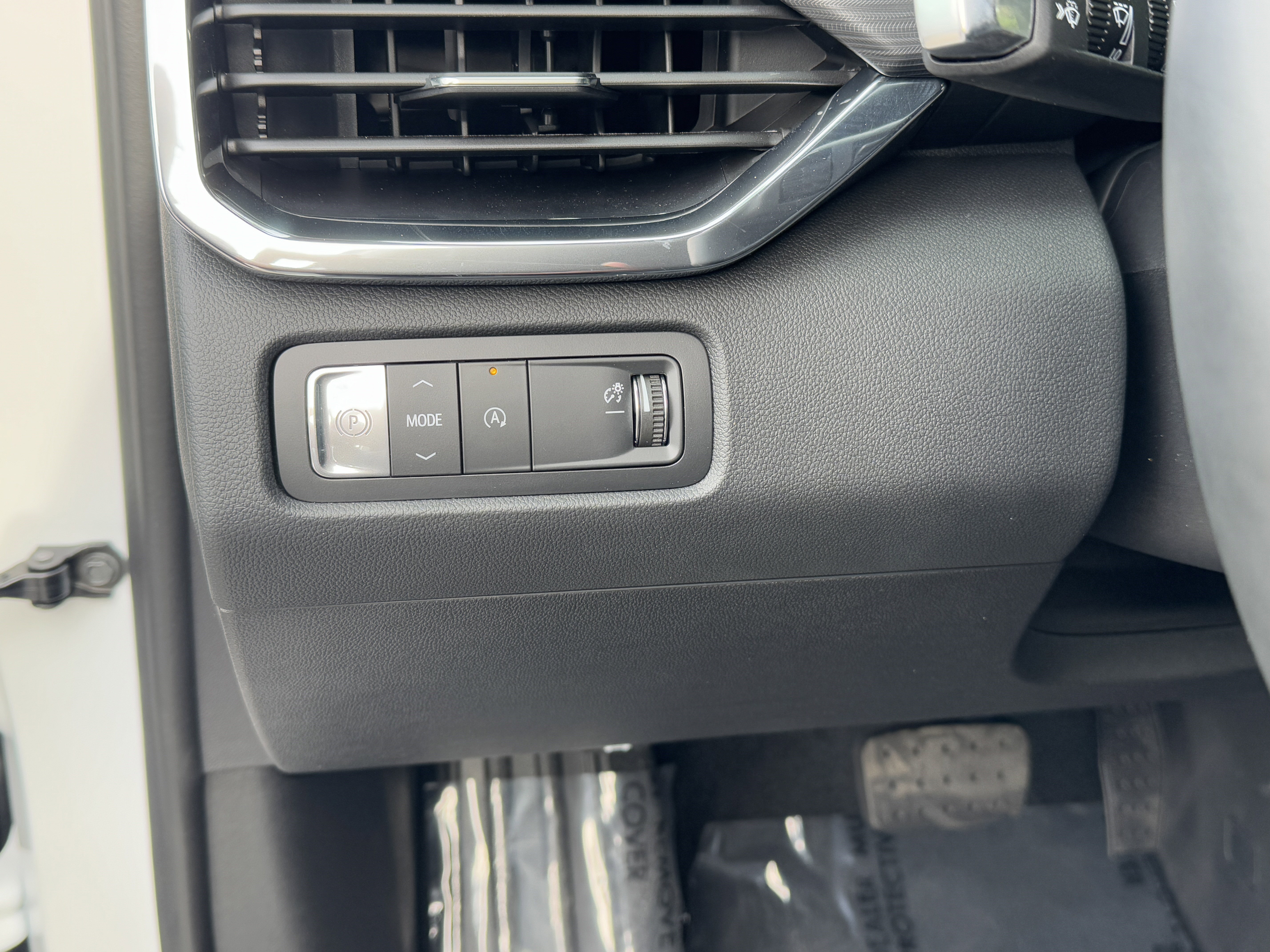 New 2026 GMC Acadia Elevation image 11