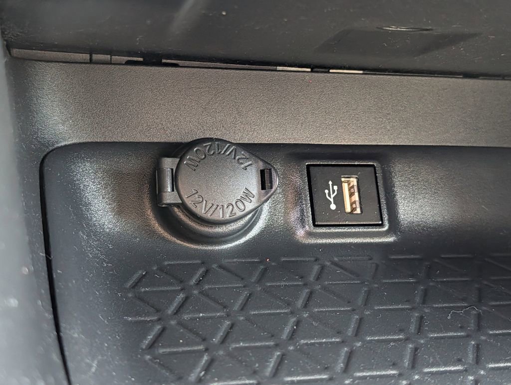 Used 2025 Toyota RAV4 XLE w/ Convenience Package image 51