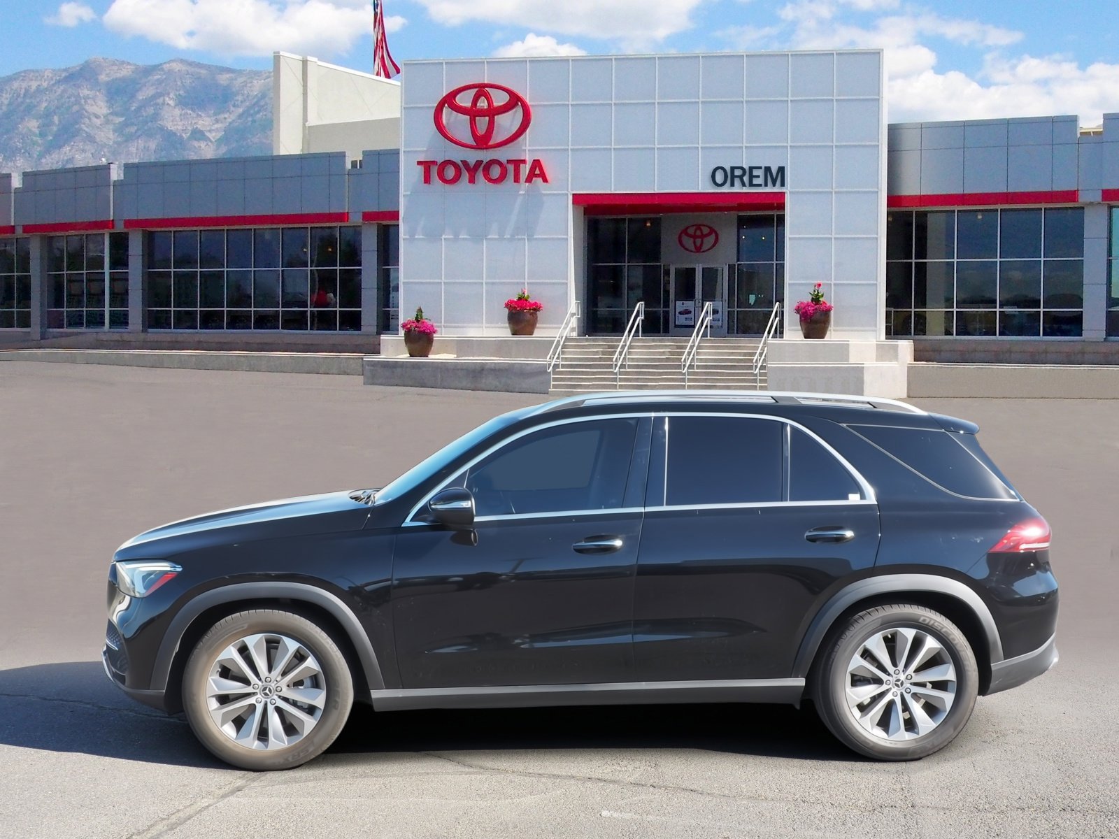 Used 2020 Mercedes-Benz GLE 450 4MATIC w/ Premium Package image 5