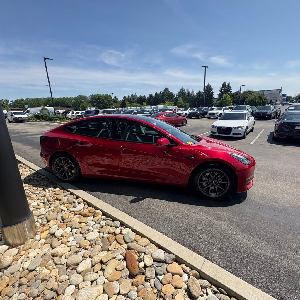 Used 2021 Tesla Model 3 Standard Range Plus RWD image 5