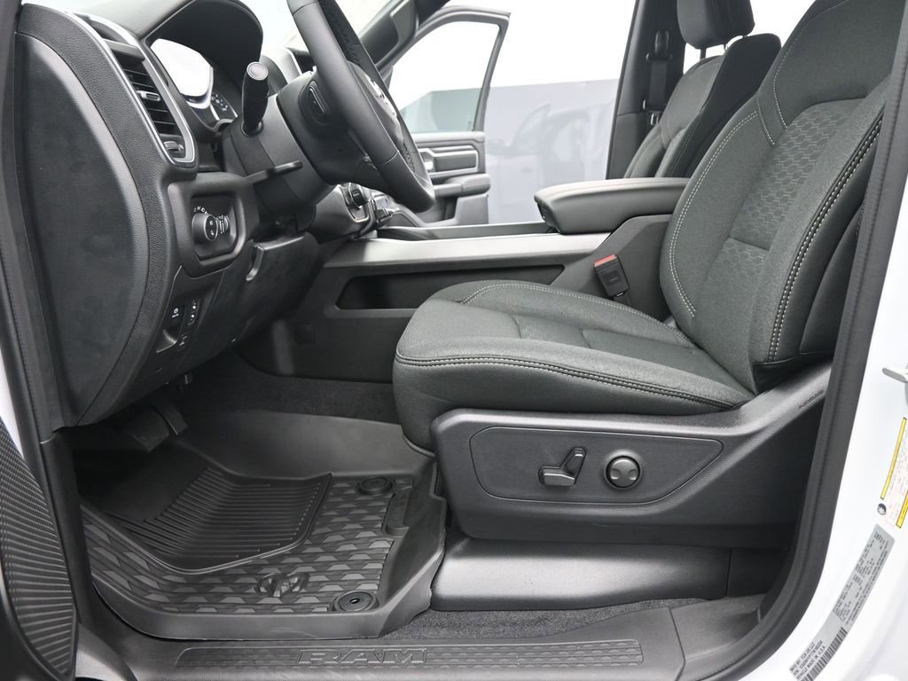 New 2026 RAM 1500 4x4 Crew Cab image 11