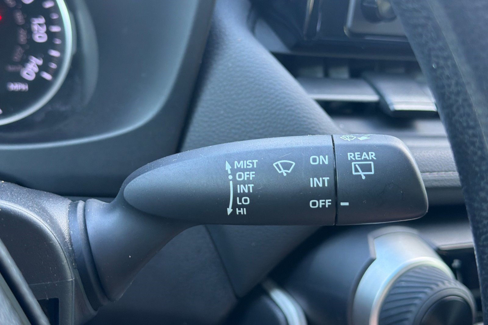 Used 2019 Toyota RAV4 LE w/ Carpet Mat Package FWD image 31