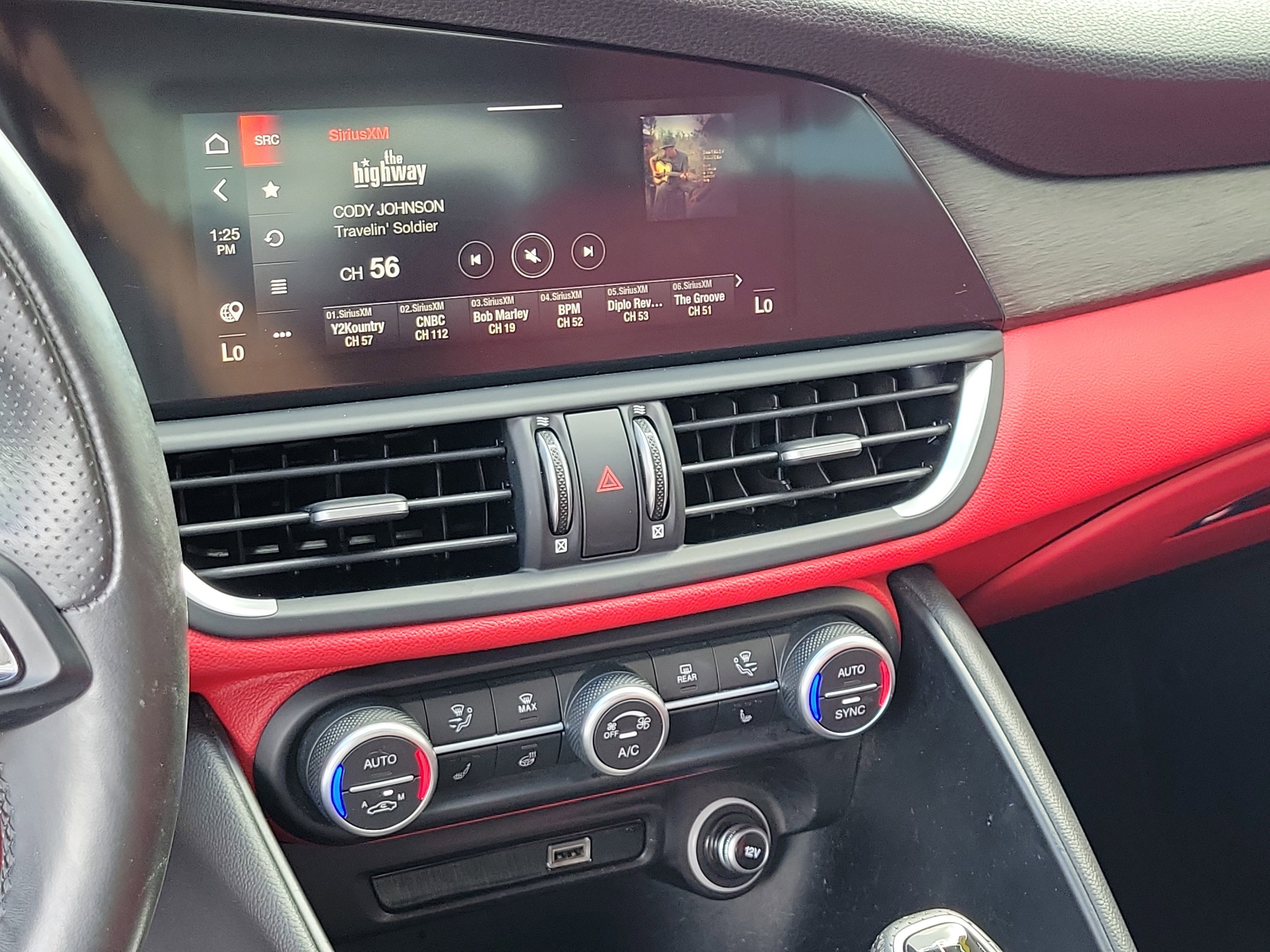 Used 2020 Alfa Romeo Giulia Ti w/ Active Blind Spot Package image 29