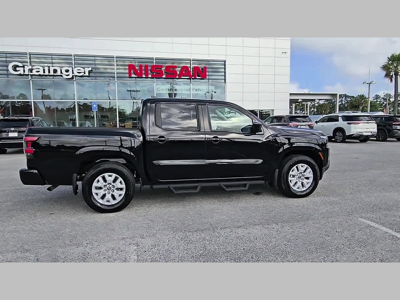 Used 2024 Nissan Frontier SV w/ SV Convenience Package RWD image 35