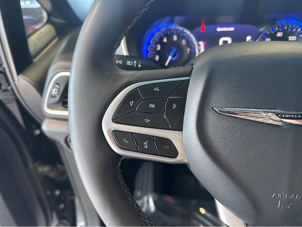 Used 2025 Chrysler Pacifica Select FWD image 22