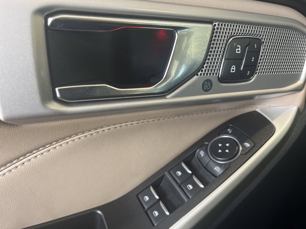 Used 2021 Ford Explorer Limited w/ Hybrid Equipment Group 310A image 31