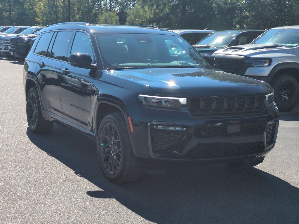 New 2027 Jeep Grand Cherokee L Summit AWD/4WD image 2