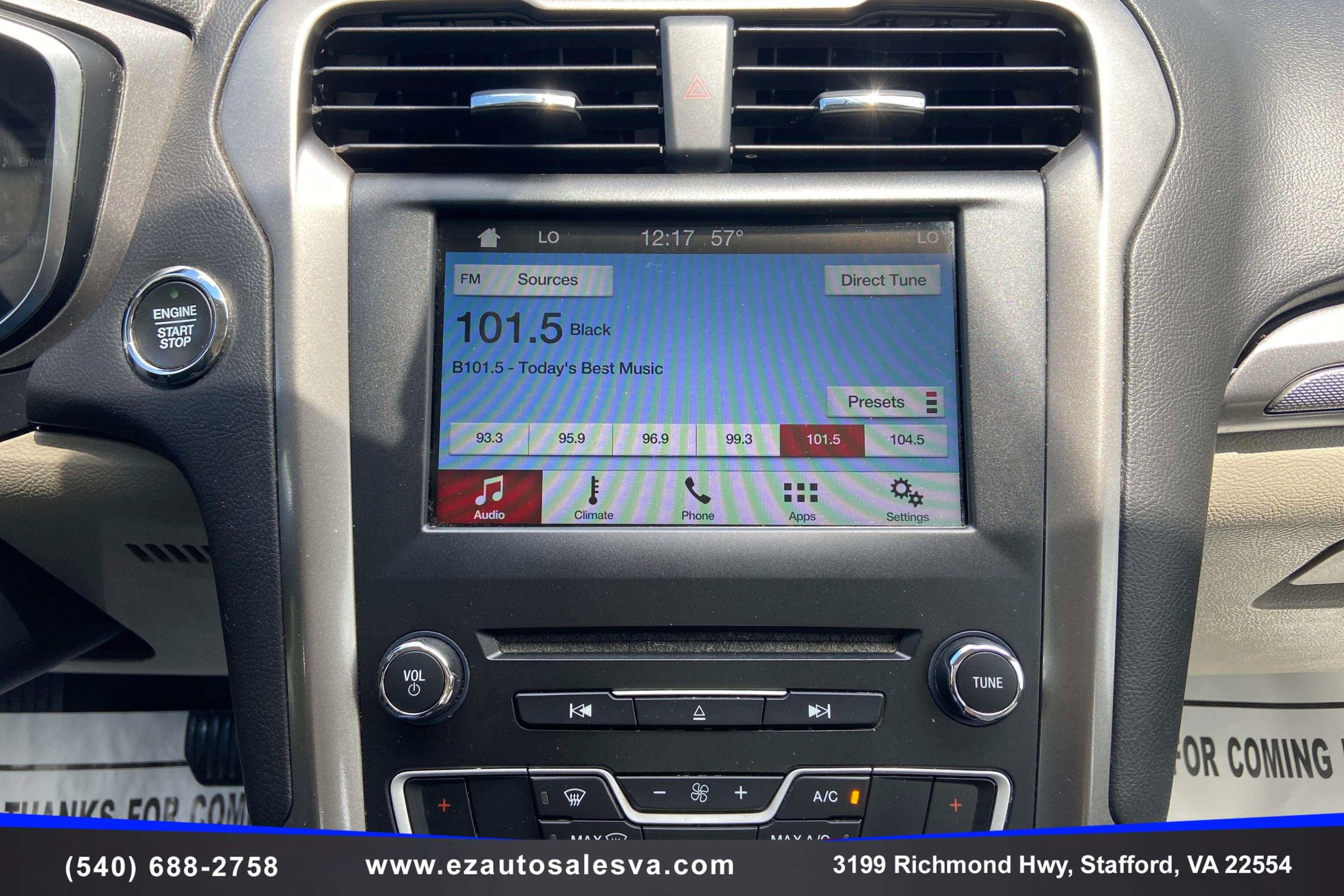 Used 2018 Ford Fusion SE FWD image 22
