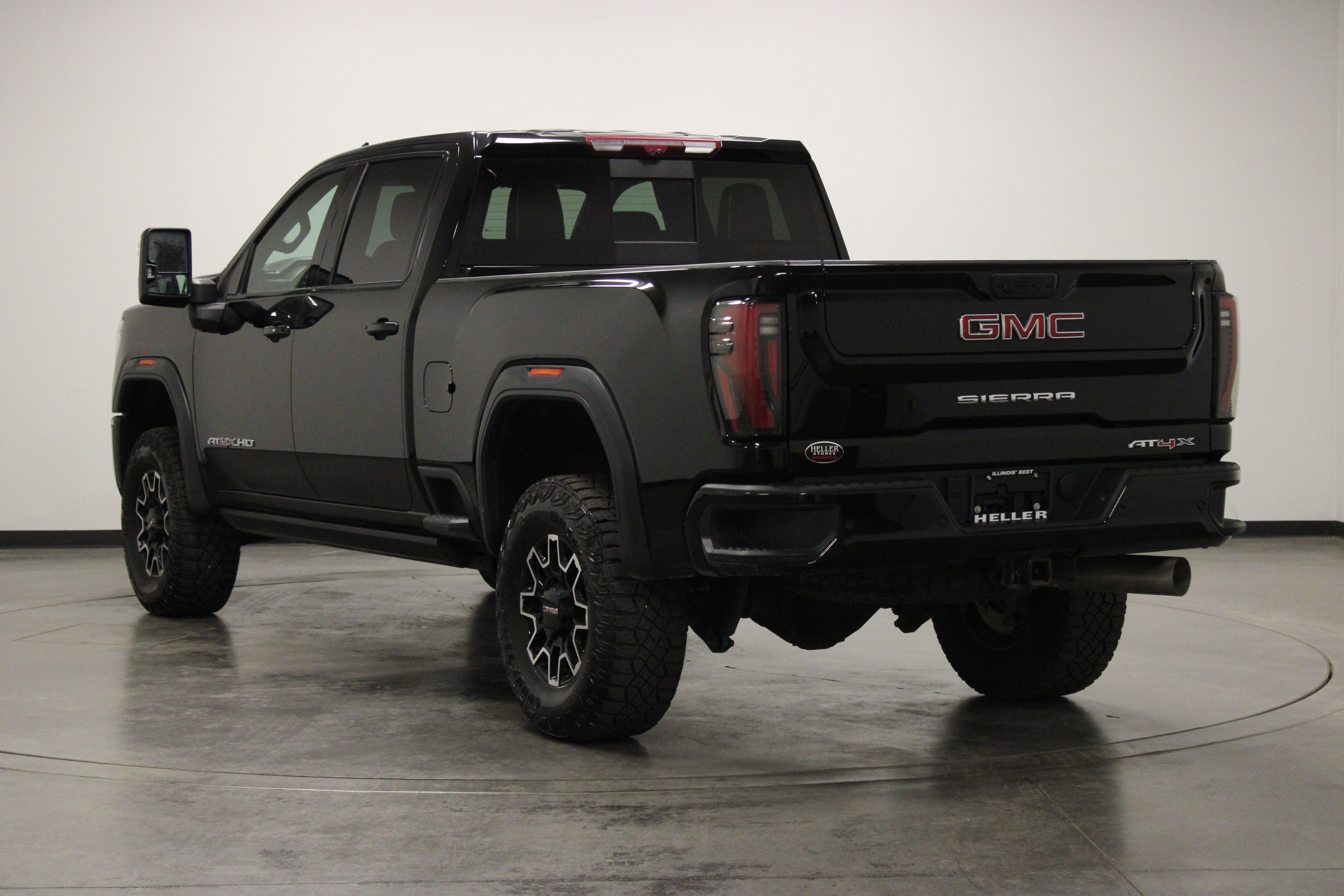 Used 2025 GMC Sierra 2500 AT4X AWD/4WD image 6