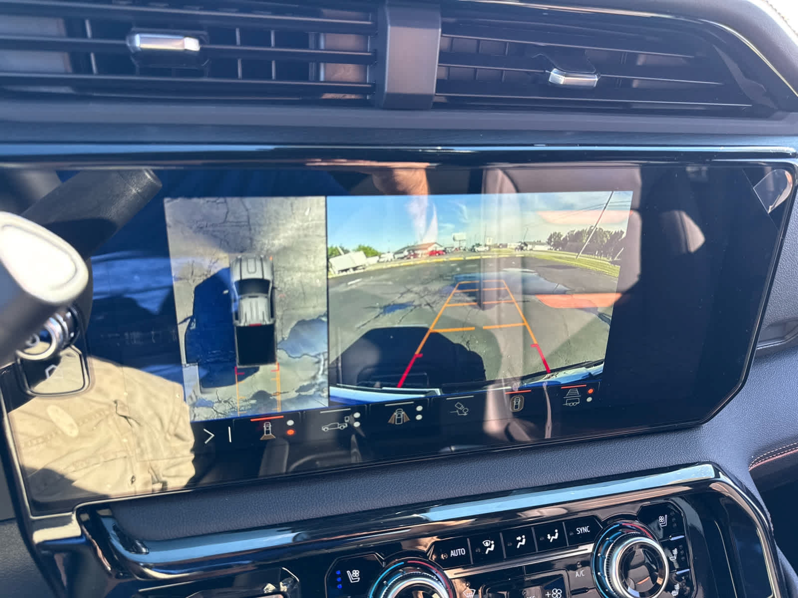 New 2026 GMC Sierra 3500 AT4 w/ AT4 Premium Plus Package AWD/4WD image 19