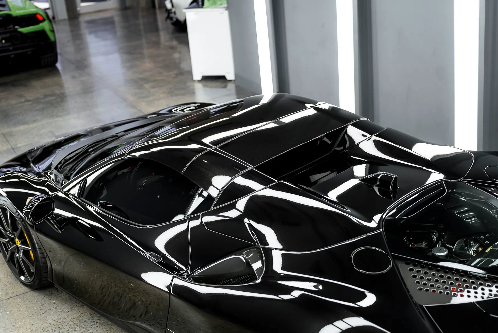 Used 2023 Ferrari SF90 Spider image 59