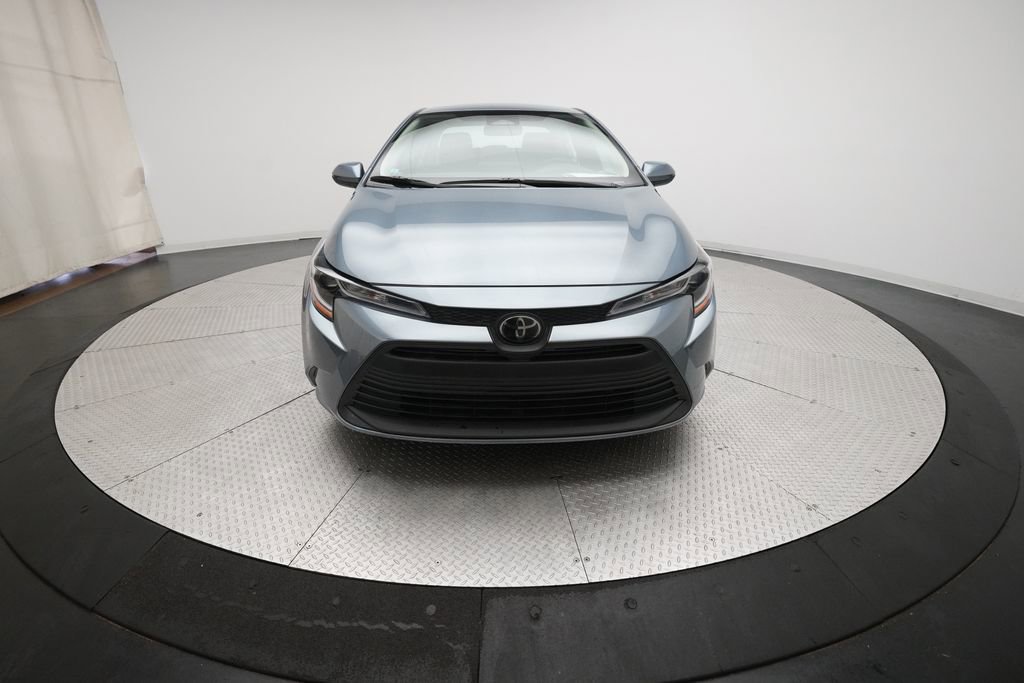 Used 2024 Toyota Corolla LE FWD image 11