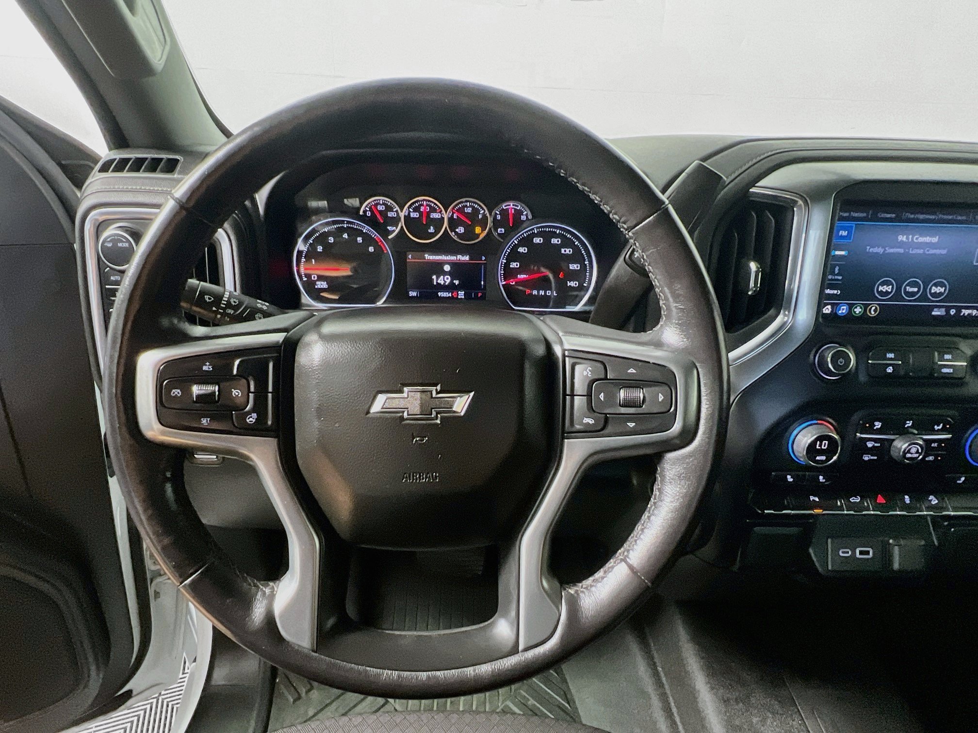 Used 2022 Chevrolet Silverado 1500 RST w/ LPO, Blackout Package AWD/4WD image 17