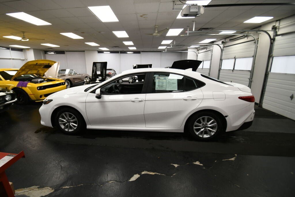 Used 2025 Toyota Camry LE FWD image 4