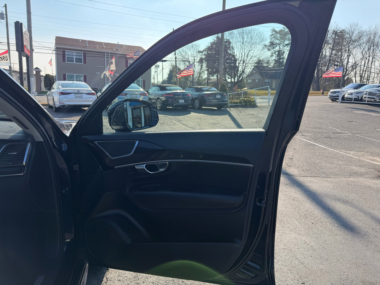 Used 2019 Volvo XC90 T6 Momentum w/ Protection Package Premier image 23