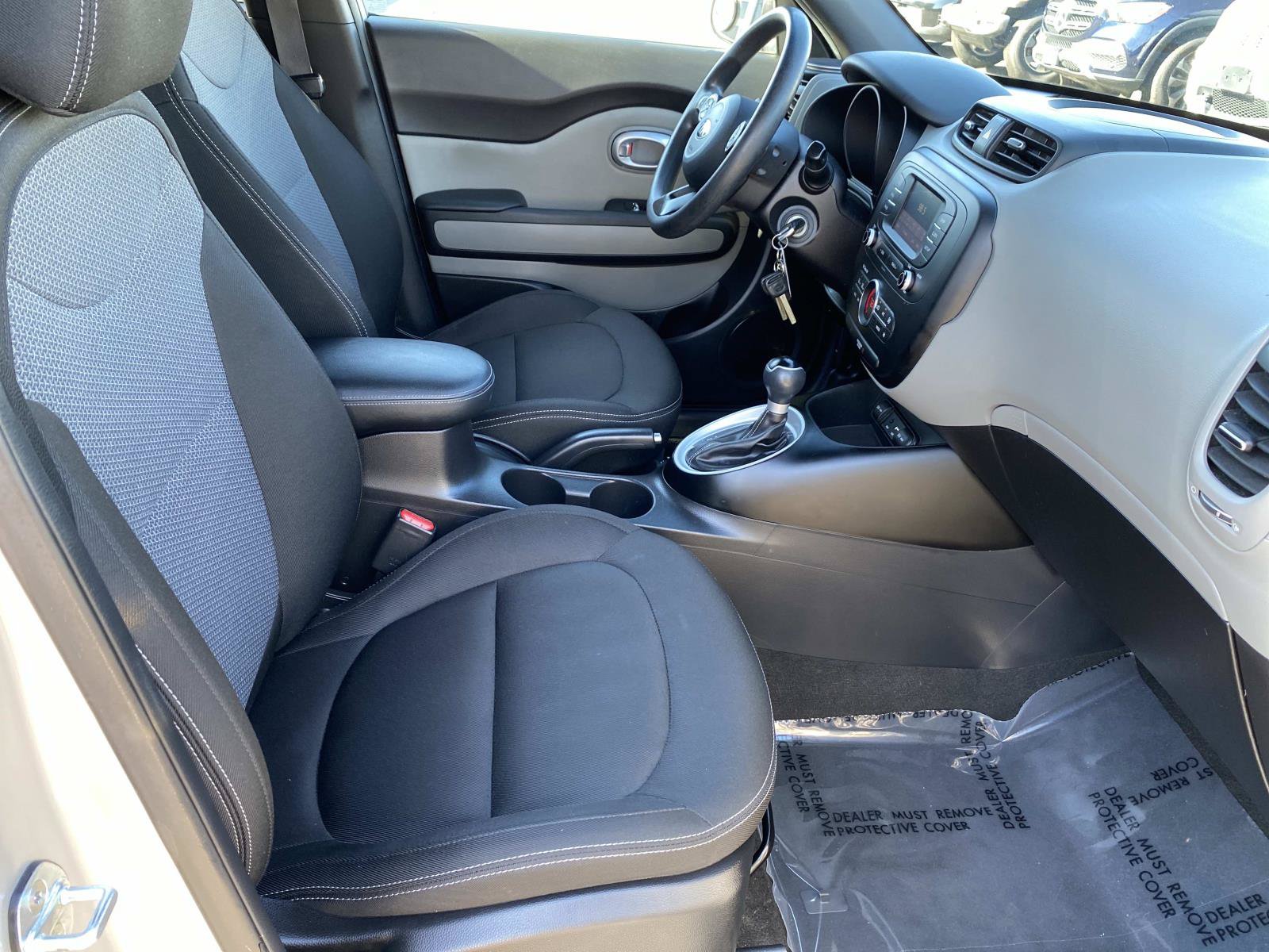 Used 2017 Kia Soul + FWD image 22