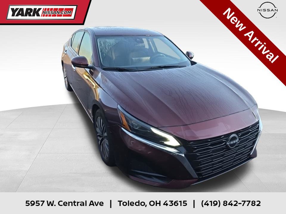 Certified 2024 Nissan Altima 2.5 SV w/ SV Premium Package FWD image 1