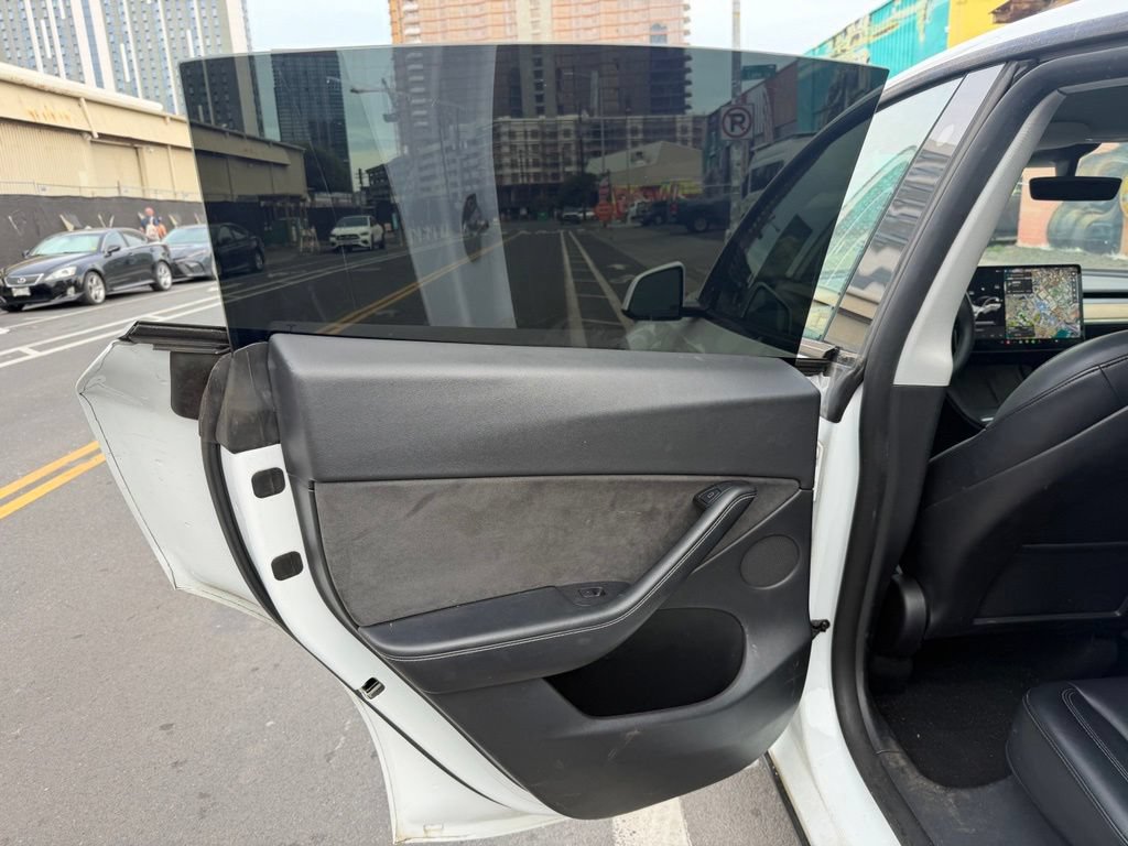 Used 2021 Tesla Model Y Long Range AWD/4WD image 9