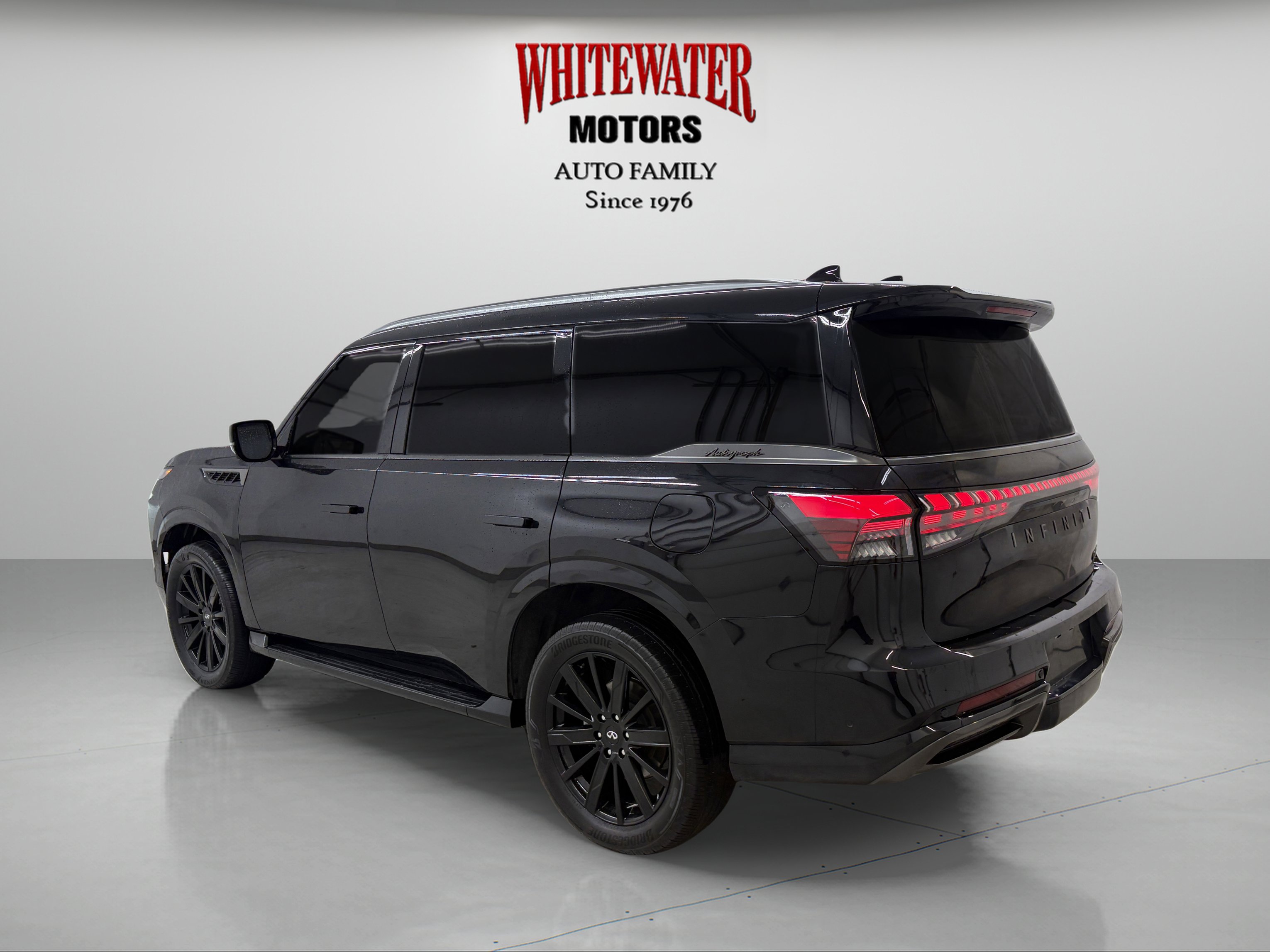 Used 2025 INFINITI QX80 Autograph image 2