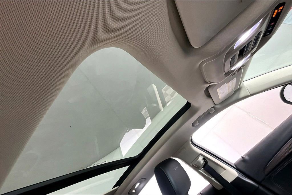 Used 2023 Buick Envision Avenir image 22