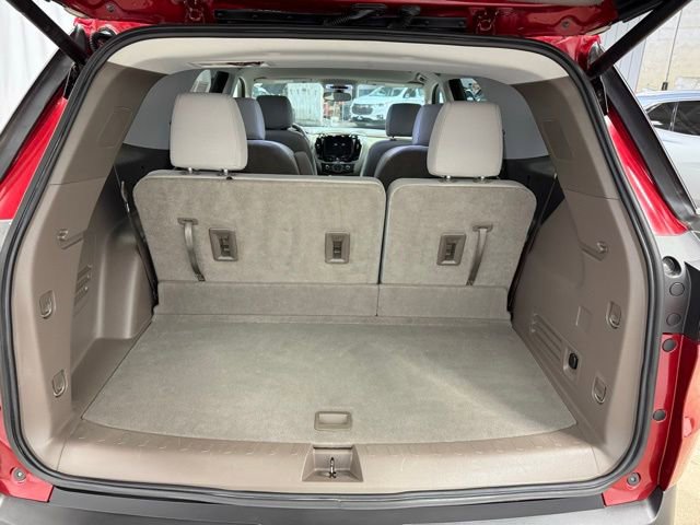 Used 2020 Chevrolet Traverse LT image 24