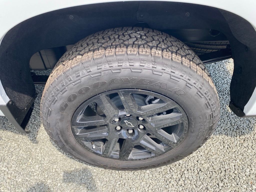 New 2025 Chevrolet Silverado 1500 Custom w/ Turbomax Blackout Package image 25